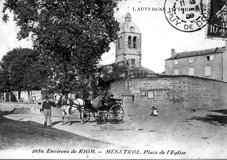 P7 - Ménétrol - circulation place de l'église !!!