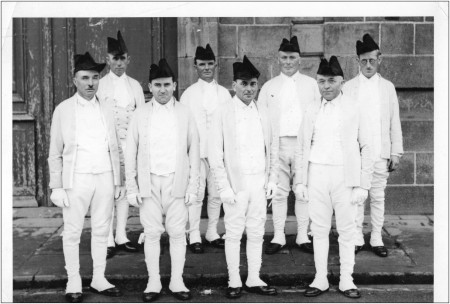 P37-Porteurs de Saint-Amable. Marcel et Pierre au premier rang