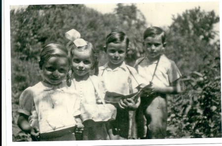 C23 - Michou (dit biquet) Anne-Marie, Pierrot et François